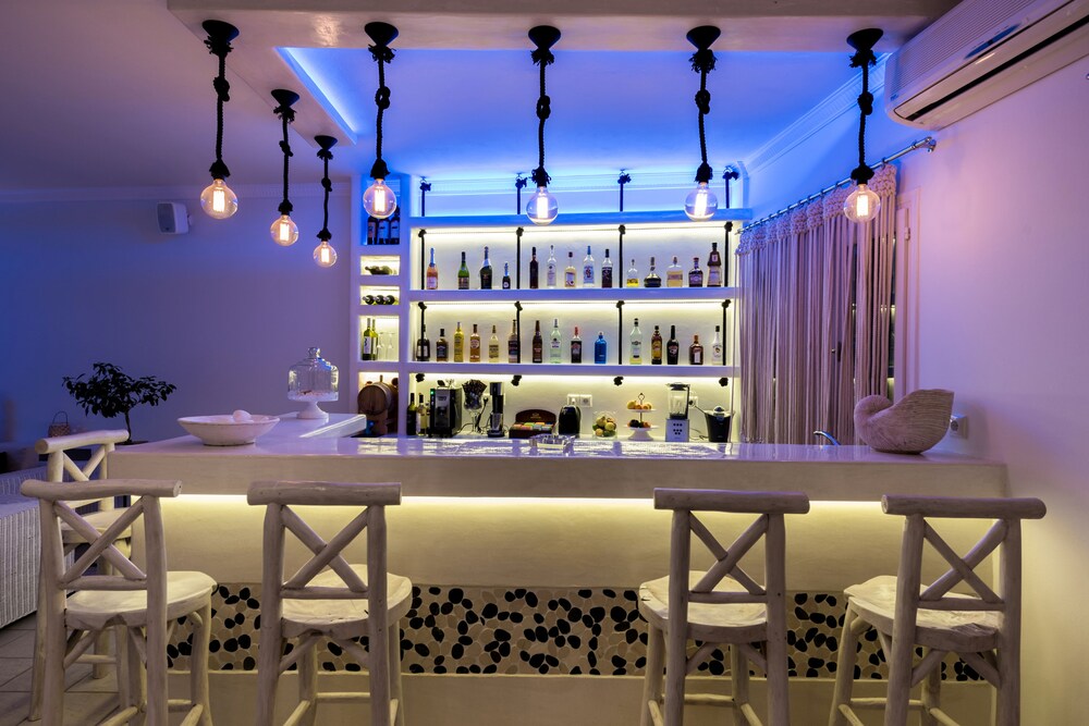 Hotel Bar