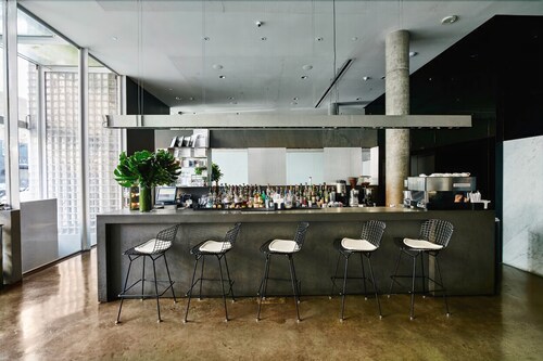 Hotel Bar