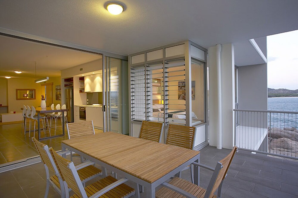 Standard Apartment, Ocean View - Living Area