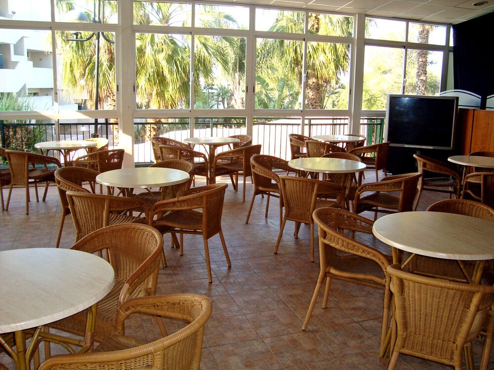 Hotel Bar