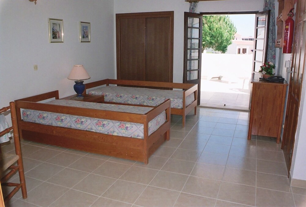 Traditional Studio - Guestroom