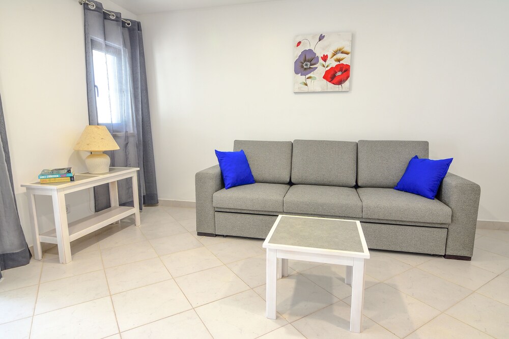 Deluxe Apartment, 1 Bedroom - Living Room
