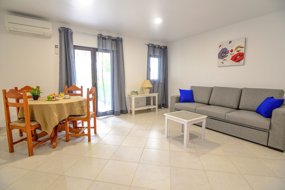 Deluxe Apartment, 1 Bedroom - Living Room