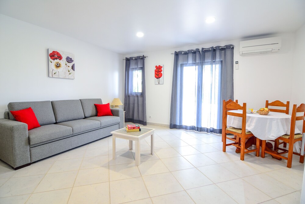 Deluxe Apartment, 1 Bedroom - Living Room