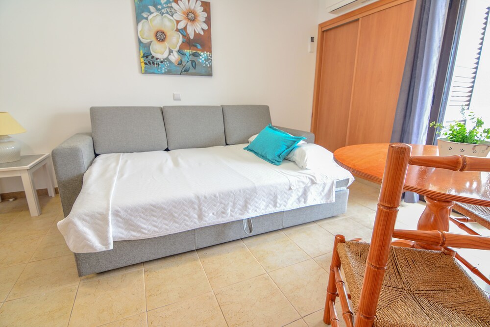 Studio - Guestroom