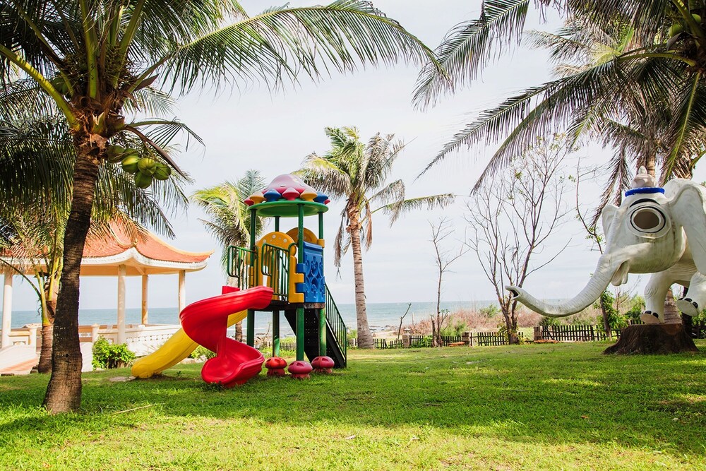 Childrens Play Area - Outdoor