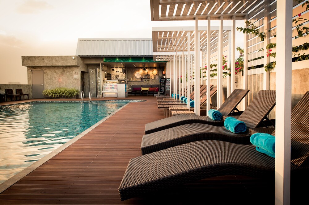 Rooftop Pool