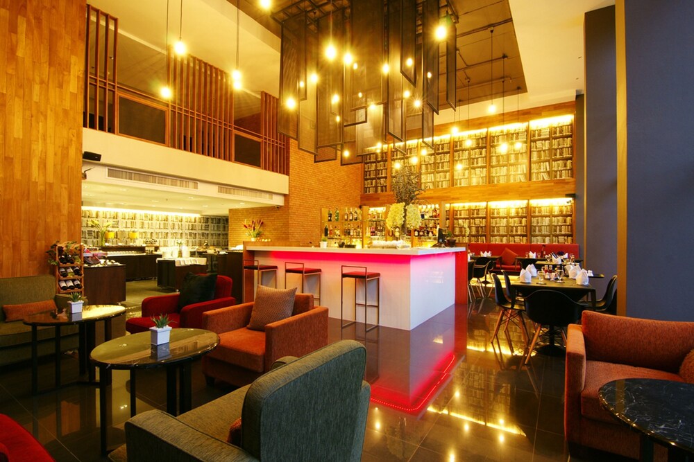 Hotel Bar
