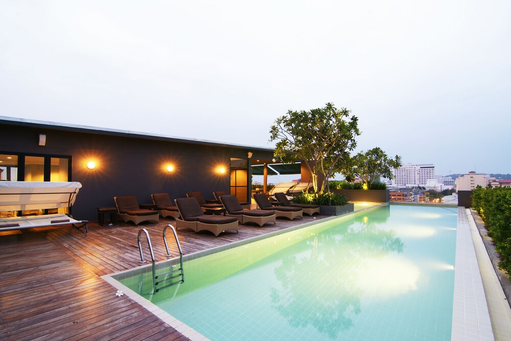 Rooftop Pool