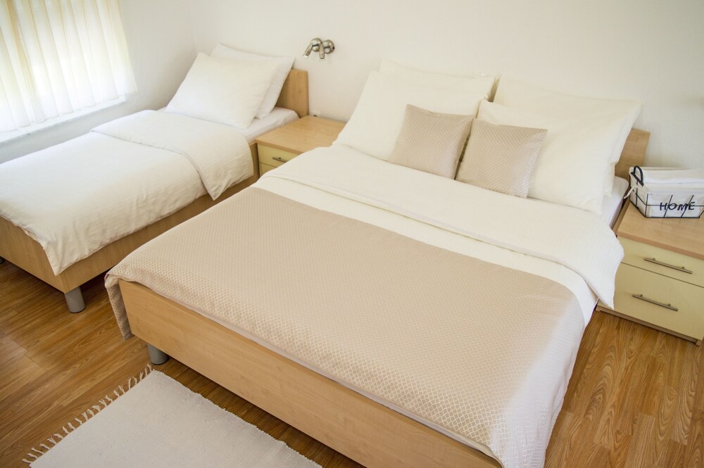 Studio Apartment with Balcony or Terrace - Guestroom