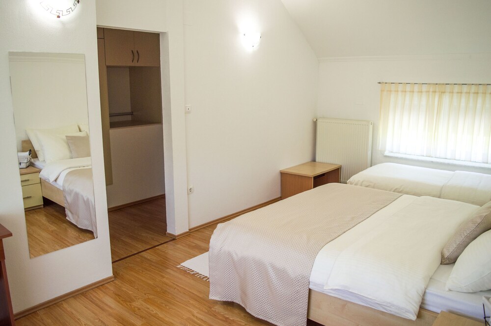Studio Apartment with Balcony or Terrace - Guestroom