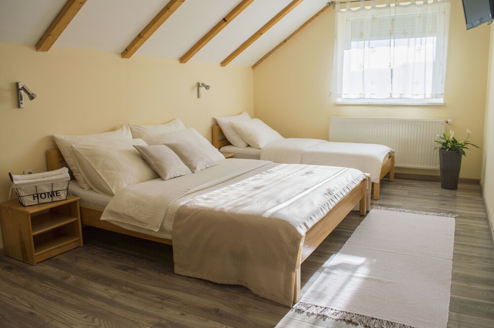 Studio Apartment with Balcony or Terrace - Guestroom