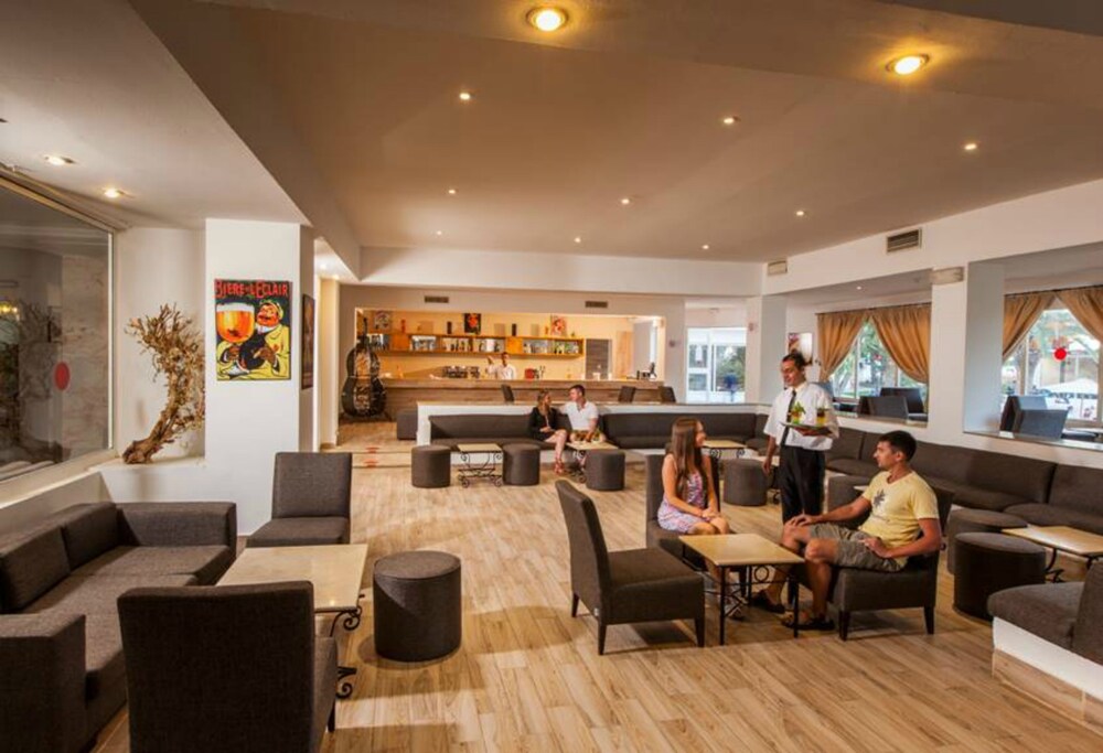 Hotel Bar