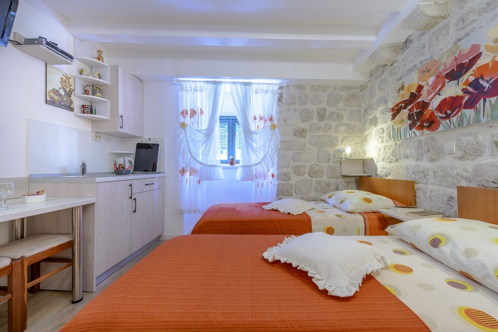 Studio - Guestroom