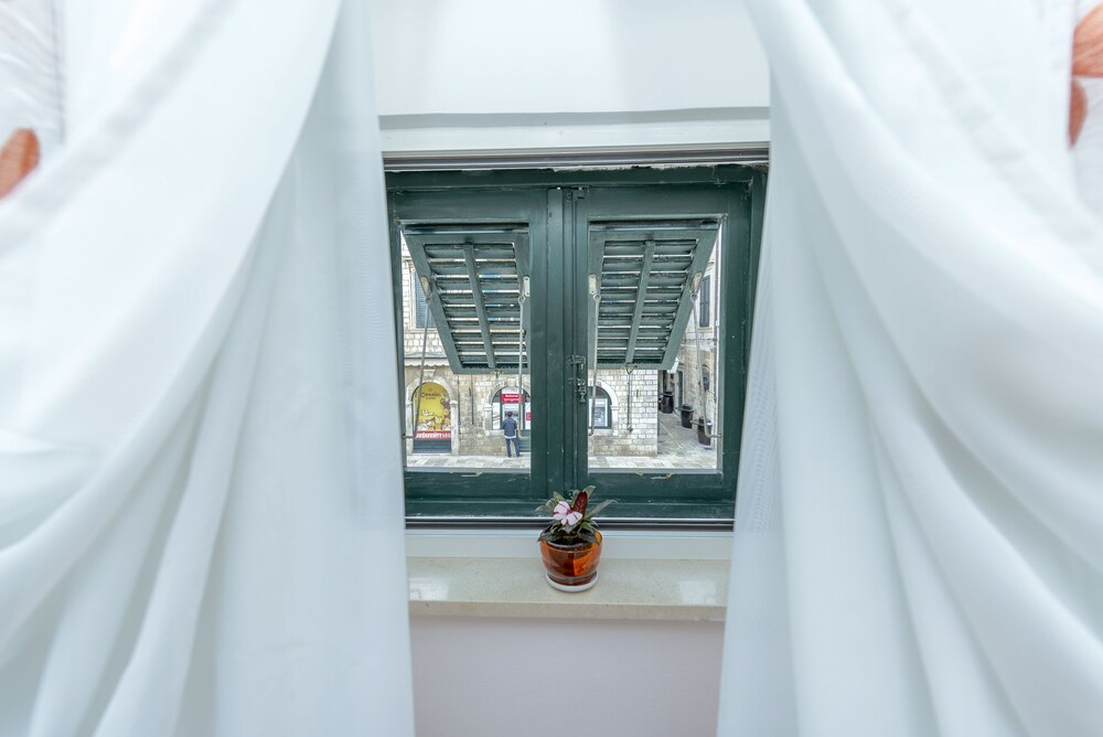 Studio - Guestroom