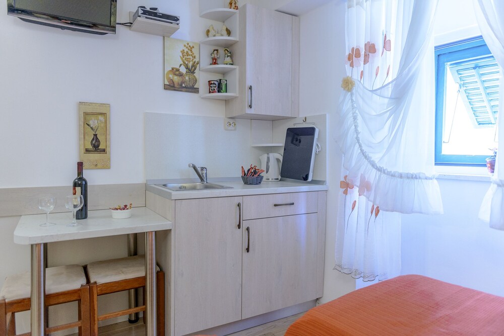 Studio - Guestroom