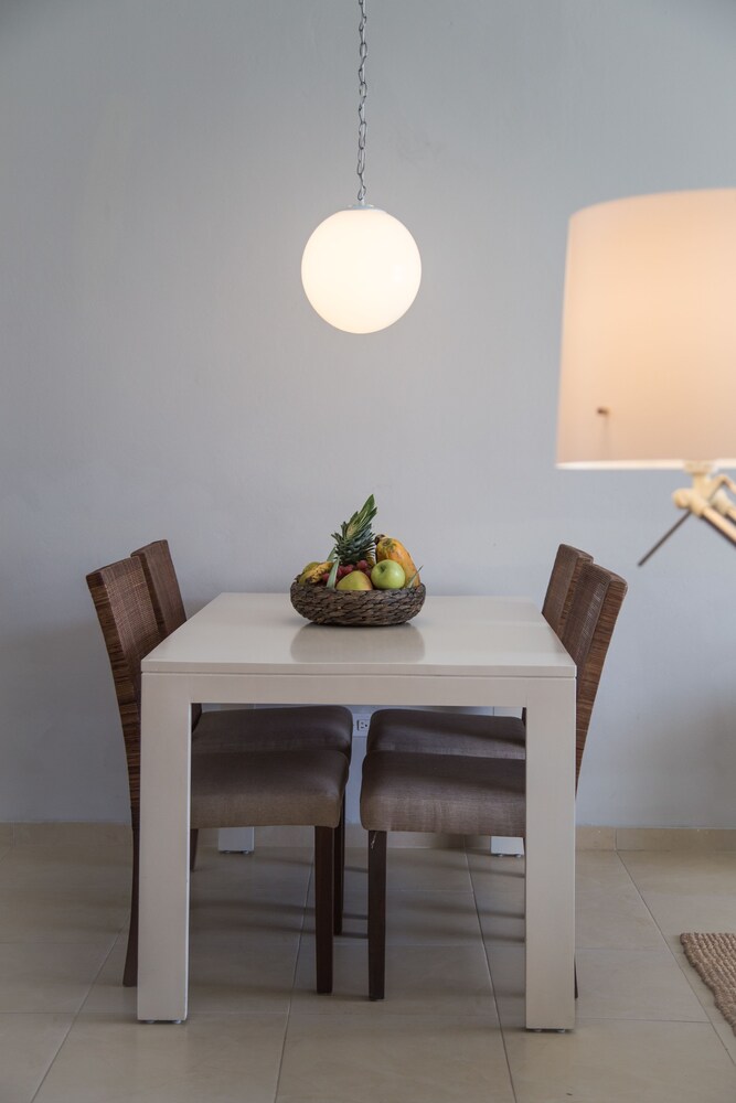Repas dans la chambre
