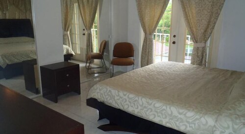 Premium Villa, 1 King Bed, Jetted Tub - Guestroom