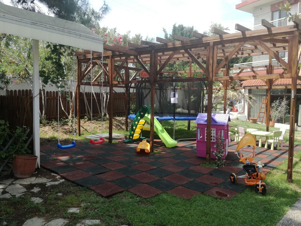 Childrens Play Area - Outdoor