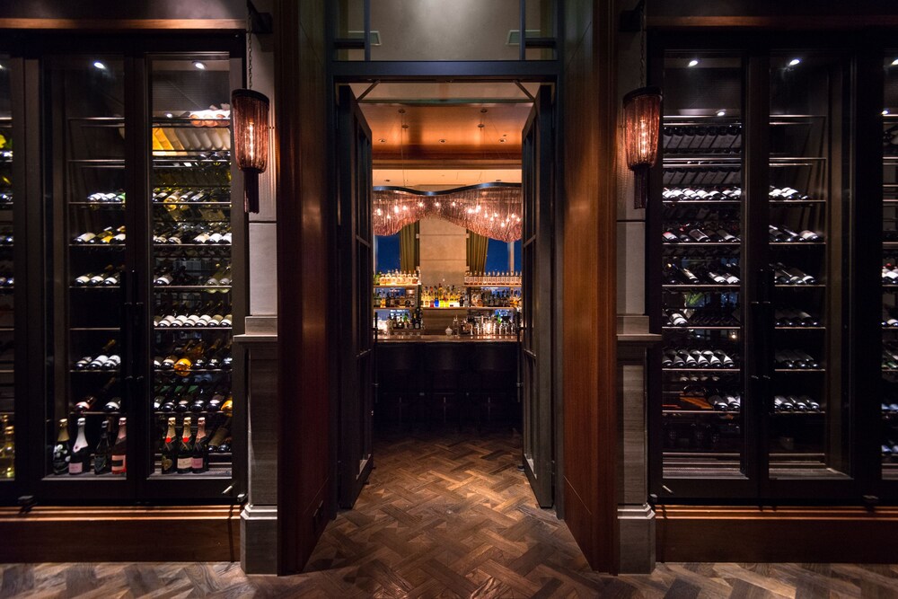 Hotel Bar
