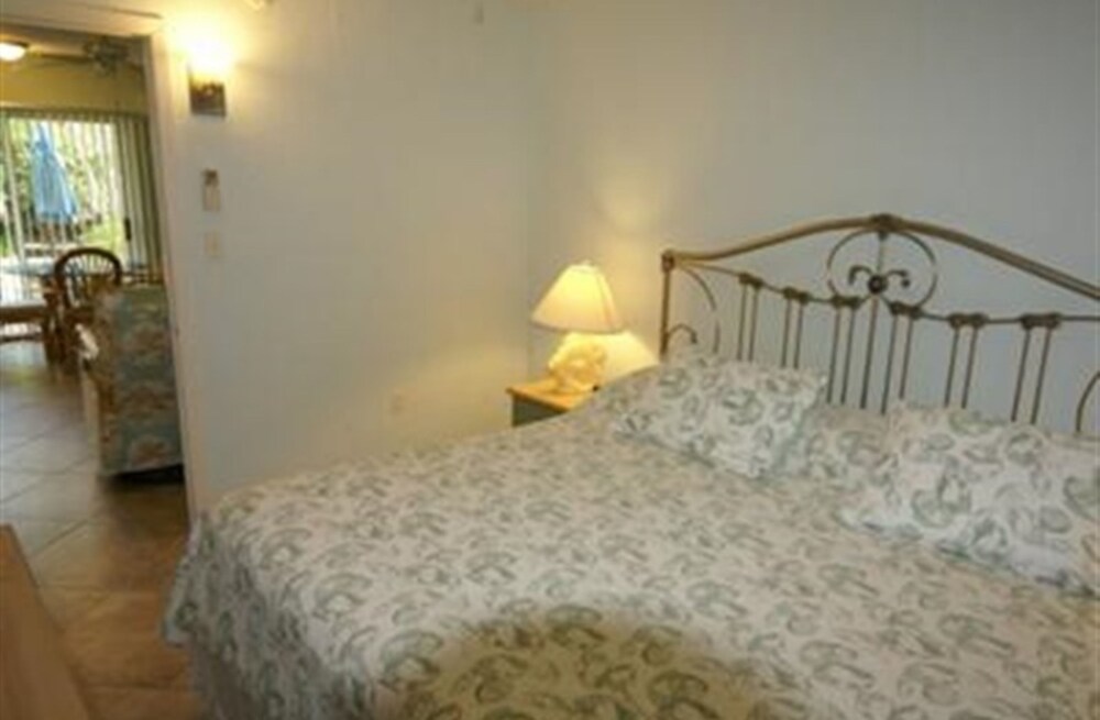 Room, Private Bathroom (Room 106) - Guestroom