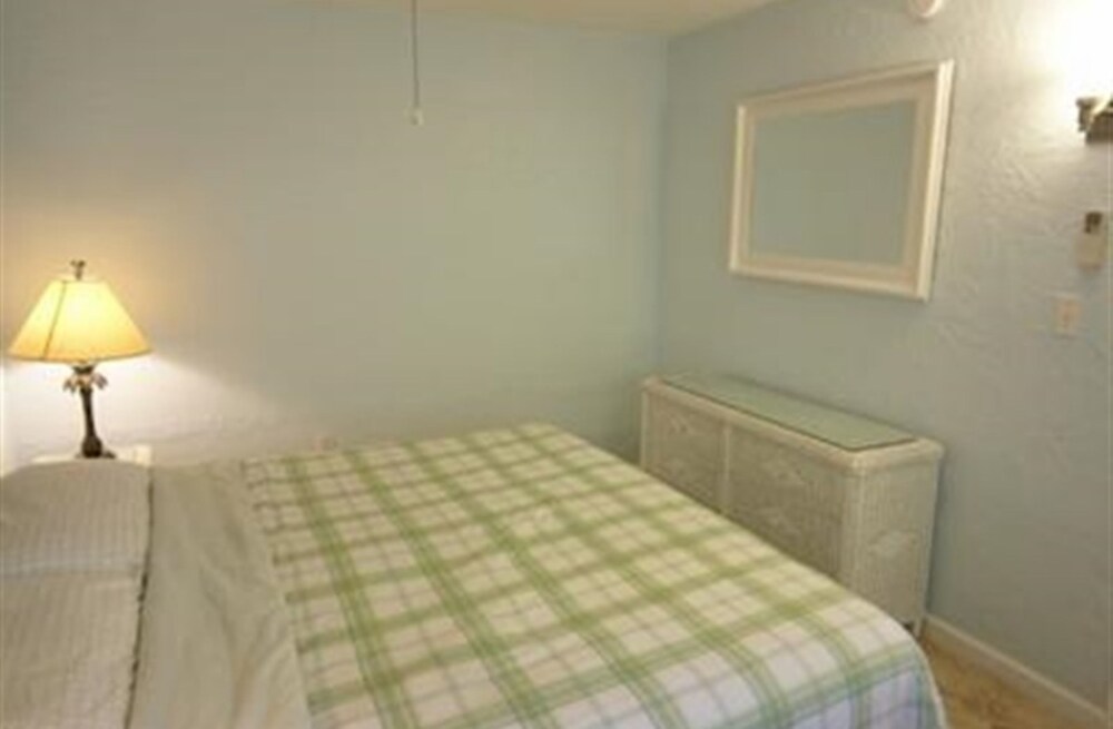 Room, Private Bathroom (Room 201) - Guestroom