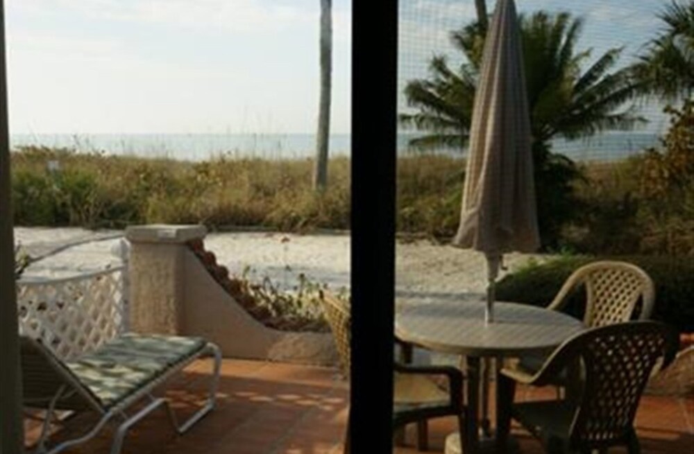 Room, Private Bathroom (Room 201) - Terrace/Patio