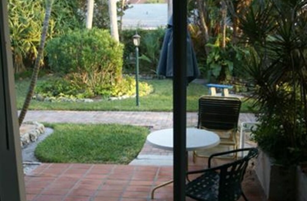 Room, Private Bathroom (Room 108) - Terrace/Patio