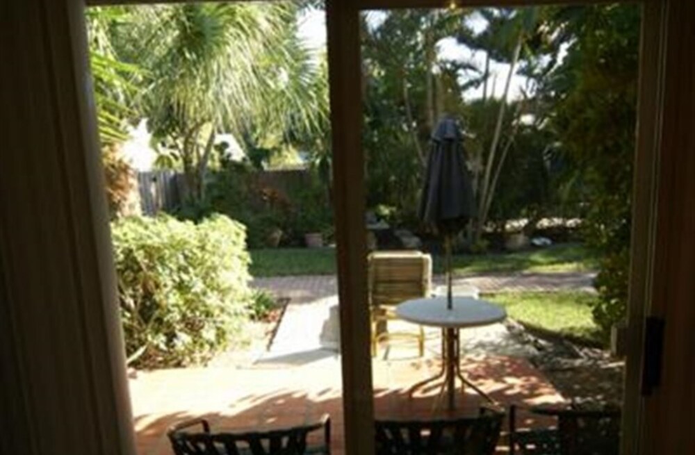 Room, Private Bathroom (Room 101) - Terrace/Patio