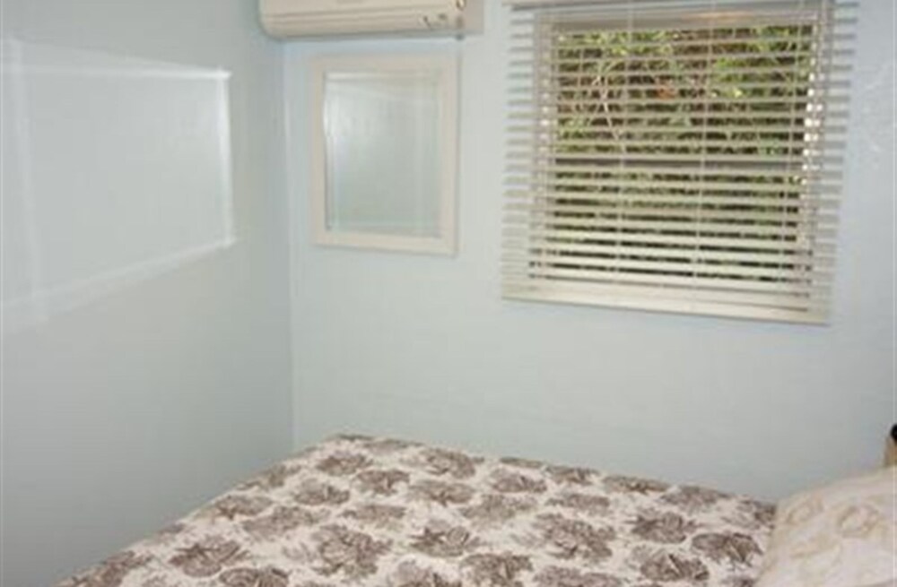 Room, Private Bathroom (Room 102) - Guestroom