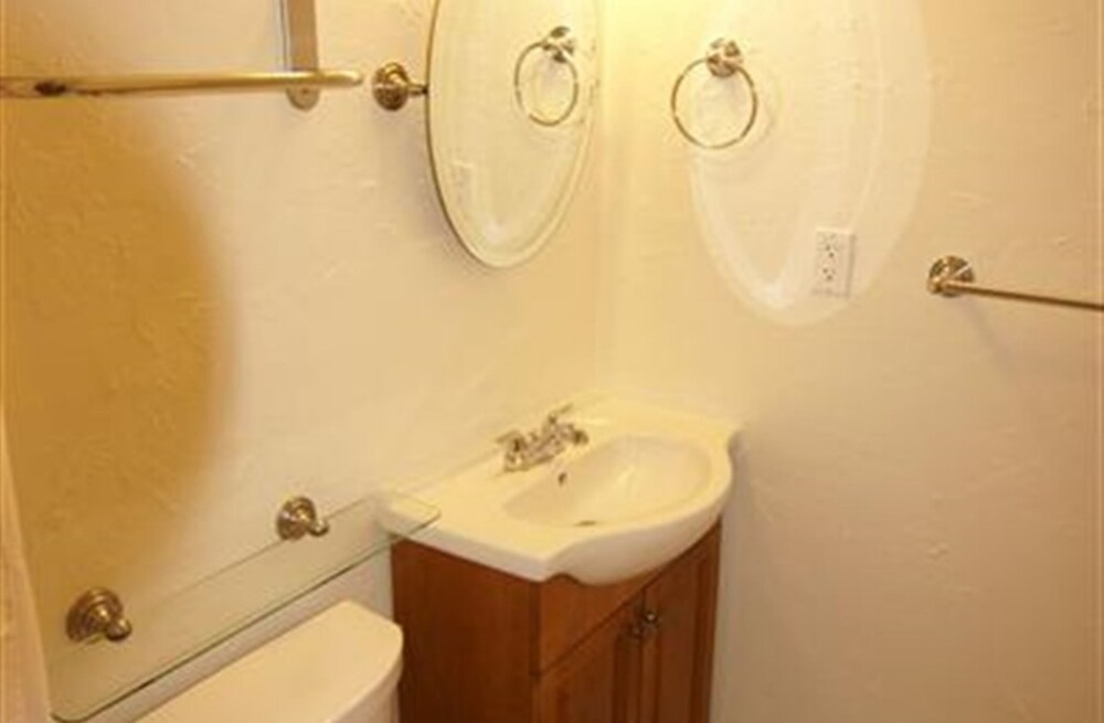 Room, Private Bathroom (Room 101) - Bathroom
