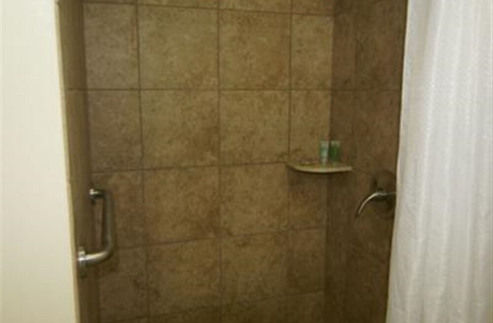 Room, Private Bathroom (Room 100) - Bathroom