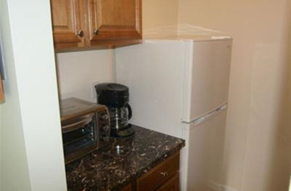 Room, Private Bathroom (Room 100) - Guestroom