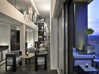 Hotel Bar