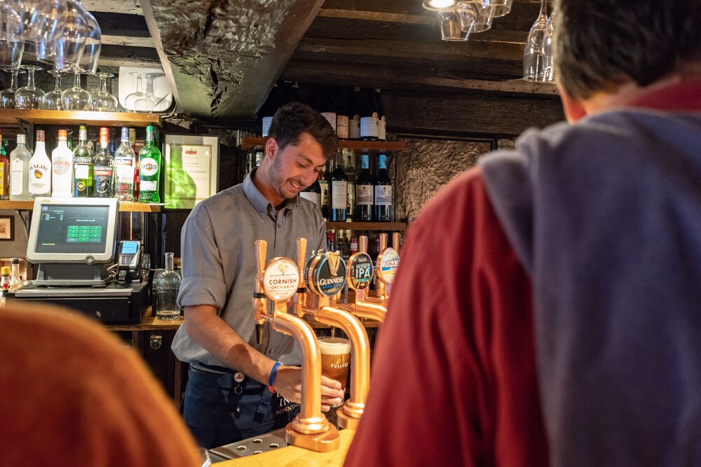 Hotel Bar