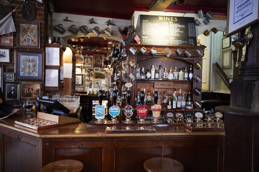 Hotel Bar