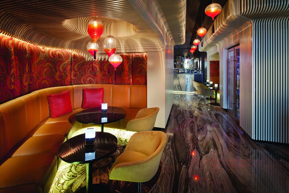 Hotel Bar
