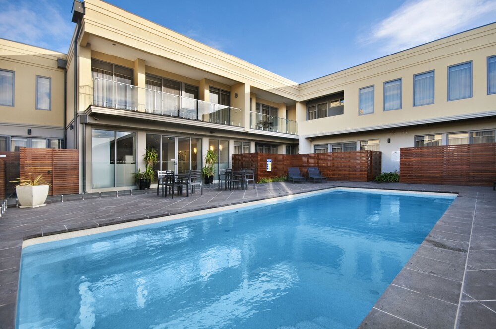 Standard One Bedroom Apartment - Guestroom View