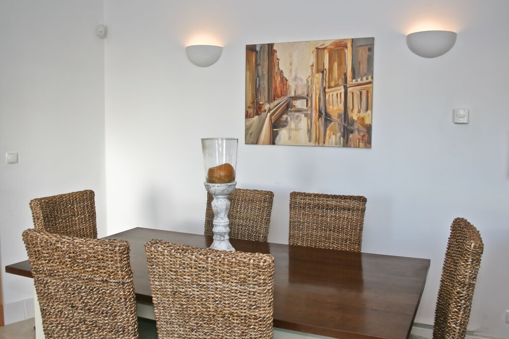 Villa Four Bedroom up to 8 persons - In-Room Dining