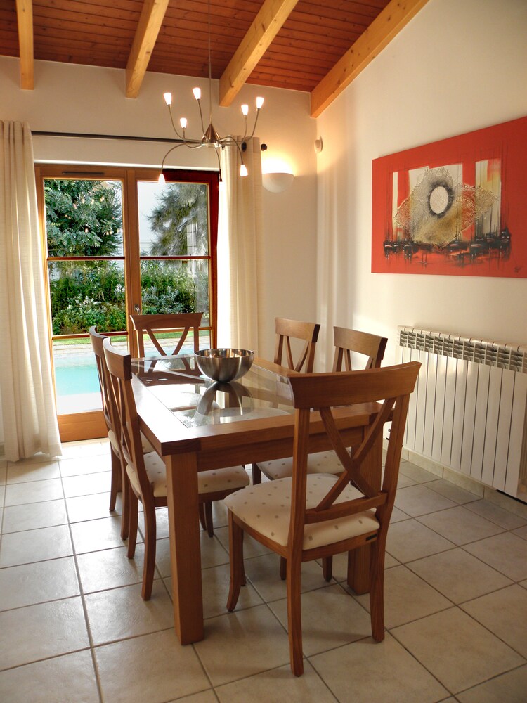 Three Bedroom Villa Standard up to 6 persons - In-Room Dining
