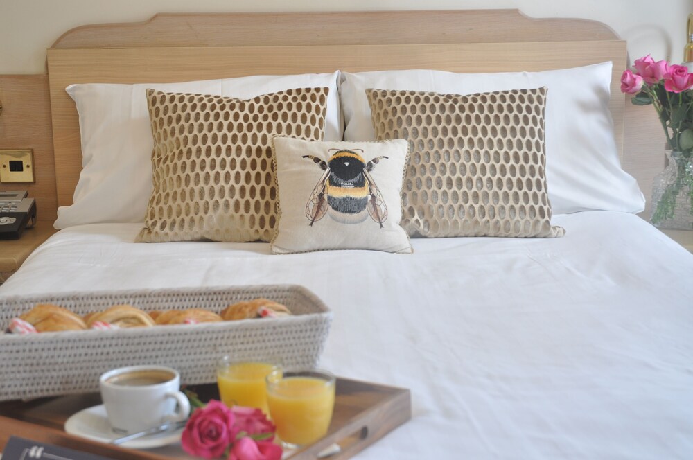 Room Service - Dining