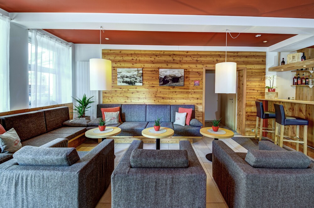 Hotel Lounge