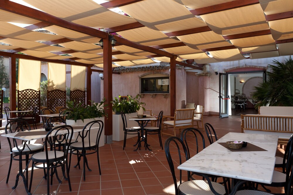 Hotel Bar