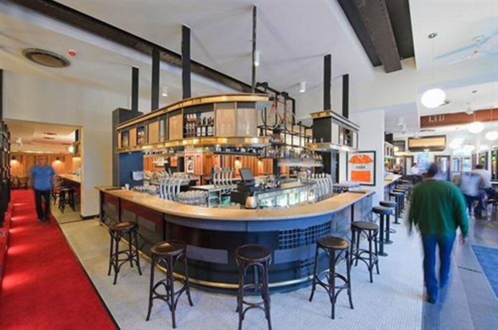 Hotel Bar