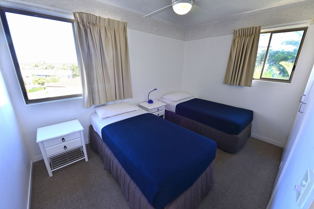Economy Apartment, 3 Bedrooms - Guestroom