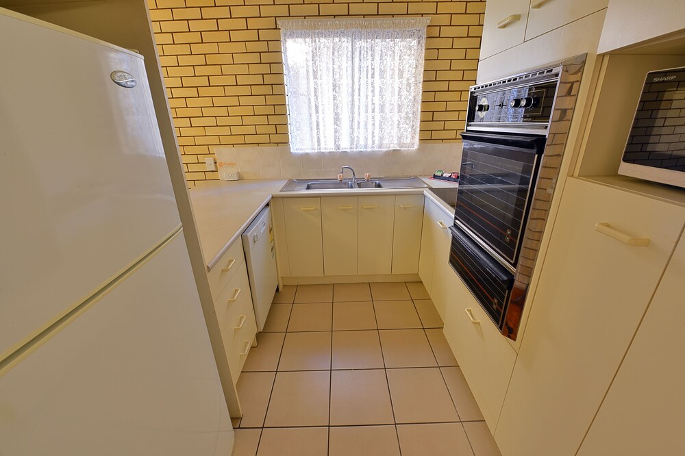 Basic Apartment, 2 Bedrooms - In-Room Kitchen