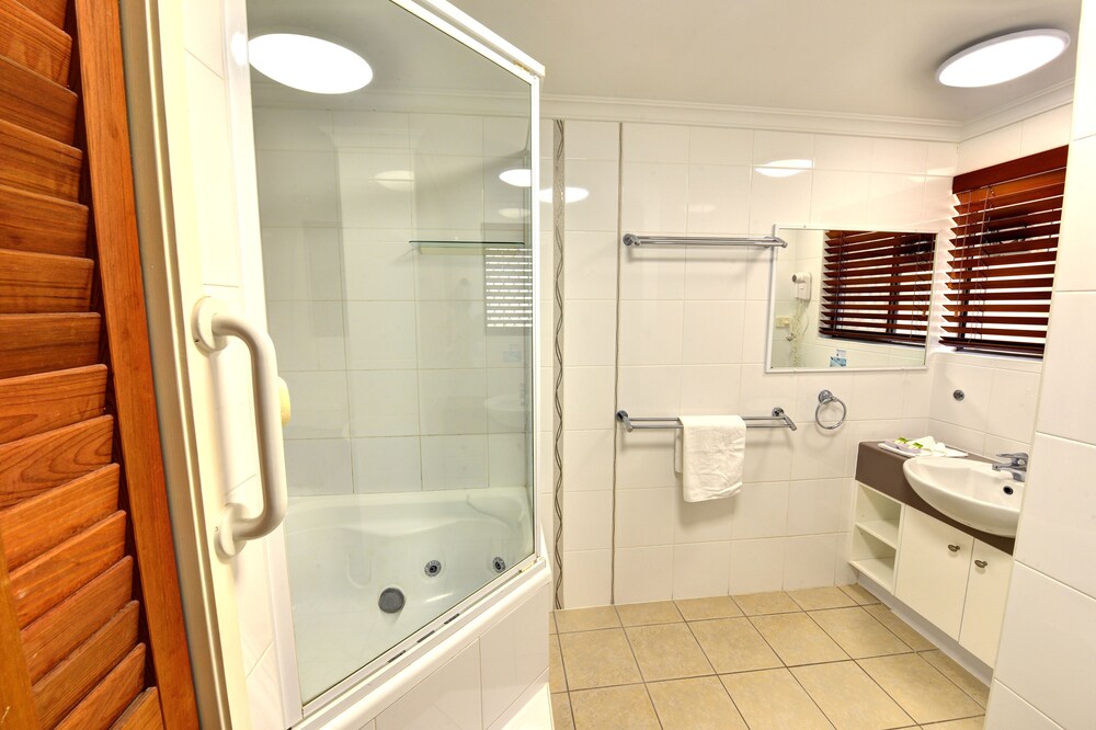 Superior Apartment, 2 Bedrooms, Spa Bath - Bathroom