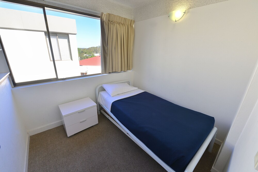 Economy Apartment, 3 Bedrooms - Guestroom
