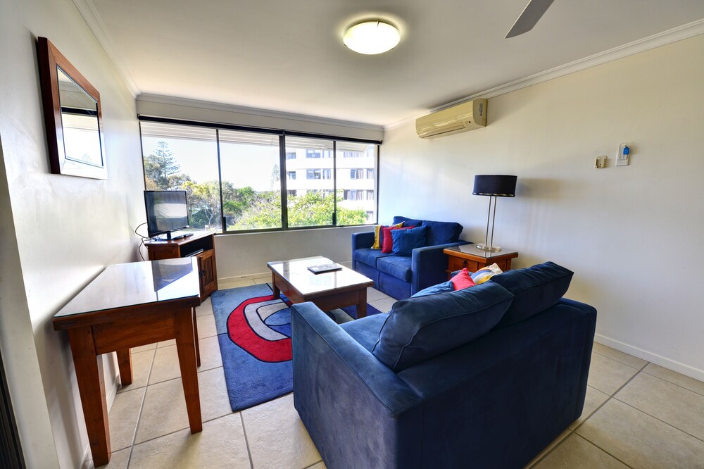 Superior Apartment, 2 Bedrooms, Spa Bath - Living Room