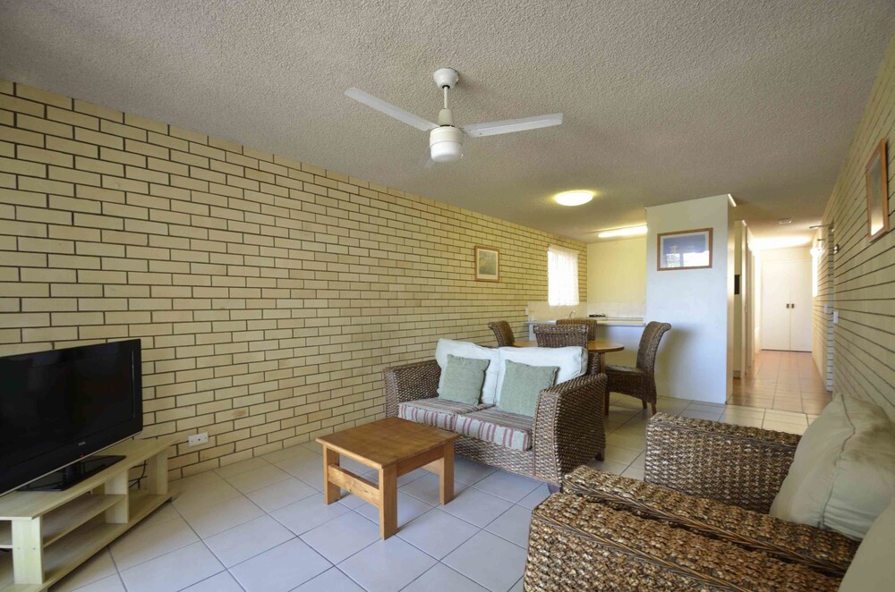 Basic Apartment, 2 Bedrooms - Living Area
